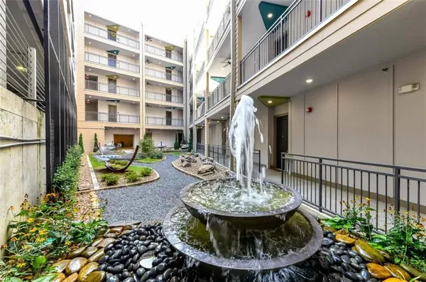 $2,098 | 245 East Trinity Place, Unit 1123, Decatur, GA 30030