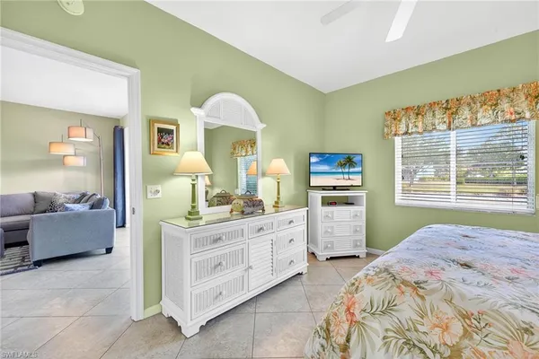 $349,000 | 700 Saratoga Circle, Unit B106, Naples, FL 34104