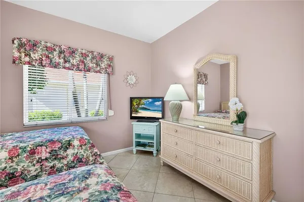 $349,000 | 700 Saratoga Circle, Unit B106, Naples, FL 34104