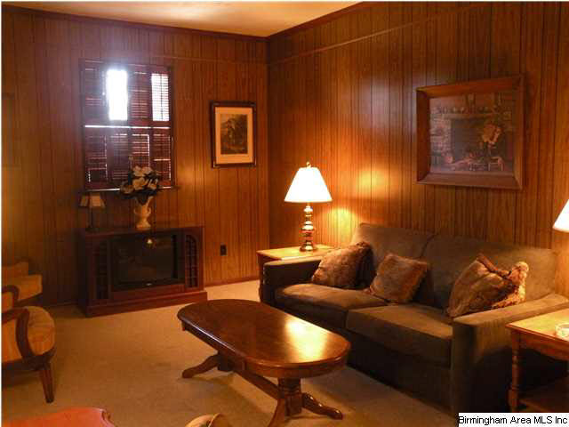 902 Hickory Street West Sylacauga, AL 35150 - Photo 6 of 15