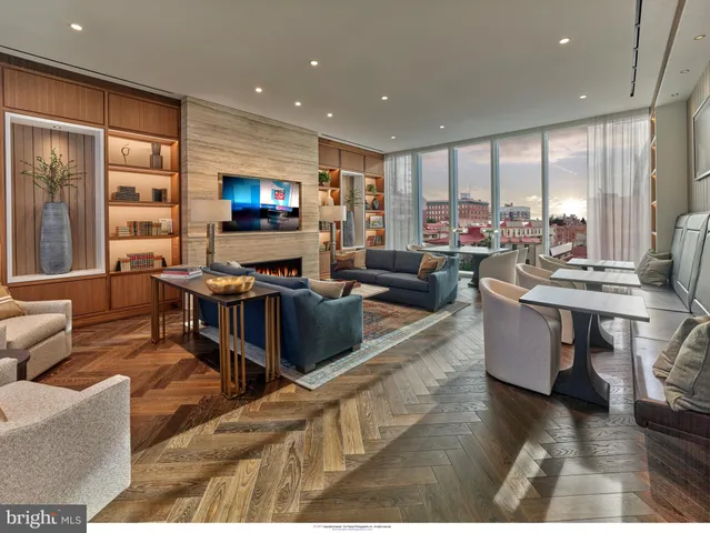 $2,085,000 | 301 South Broad Street, Unit 1701, Philadelphia, PA 19107