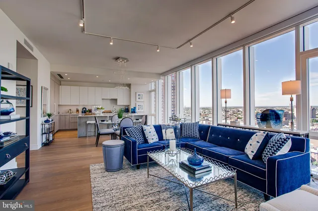 $2,085,000 | 301 South Broad Street, Unit 1701, Philadelphia, PA 19107