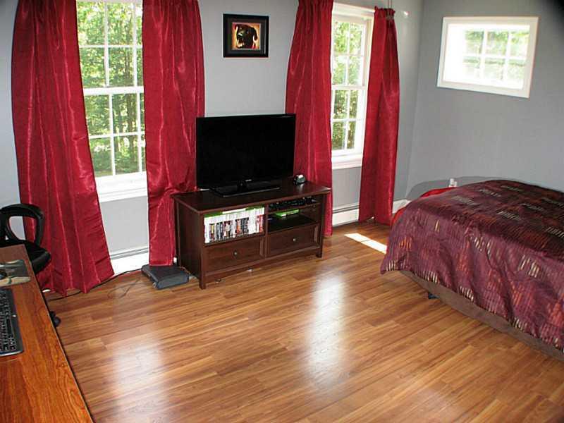 64 Ogunquit Road Cape Neddick, ME 03902 - Photo 22 of 35 Bedroom.