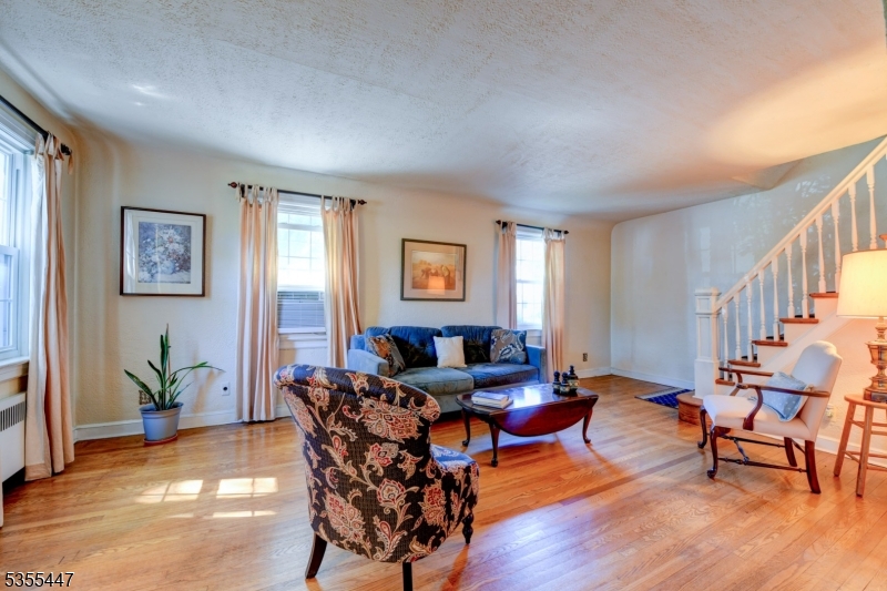 262 Chestnut Street Union, NJ 07083 - Photo 3 of 26