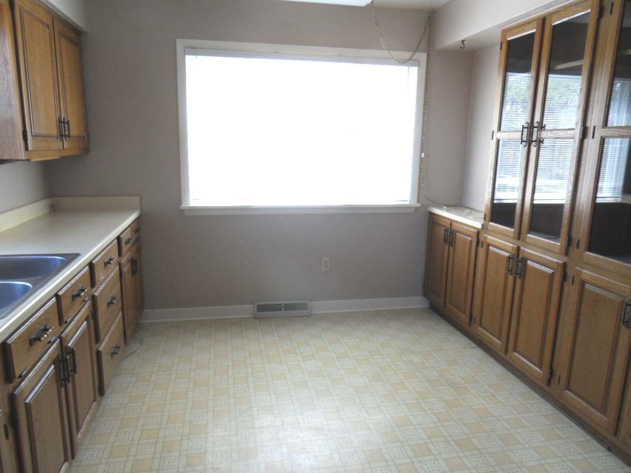 747 West Davenport Street Rhinelander, WI 54501 - Photo 4 of 12 Gallery Image 4