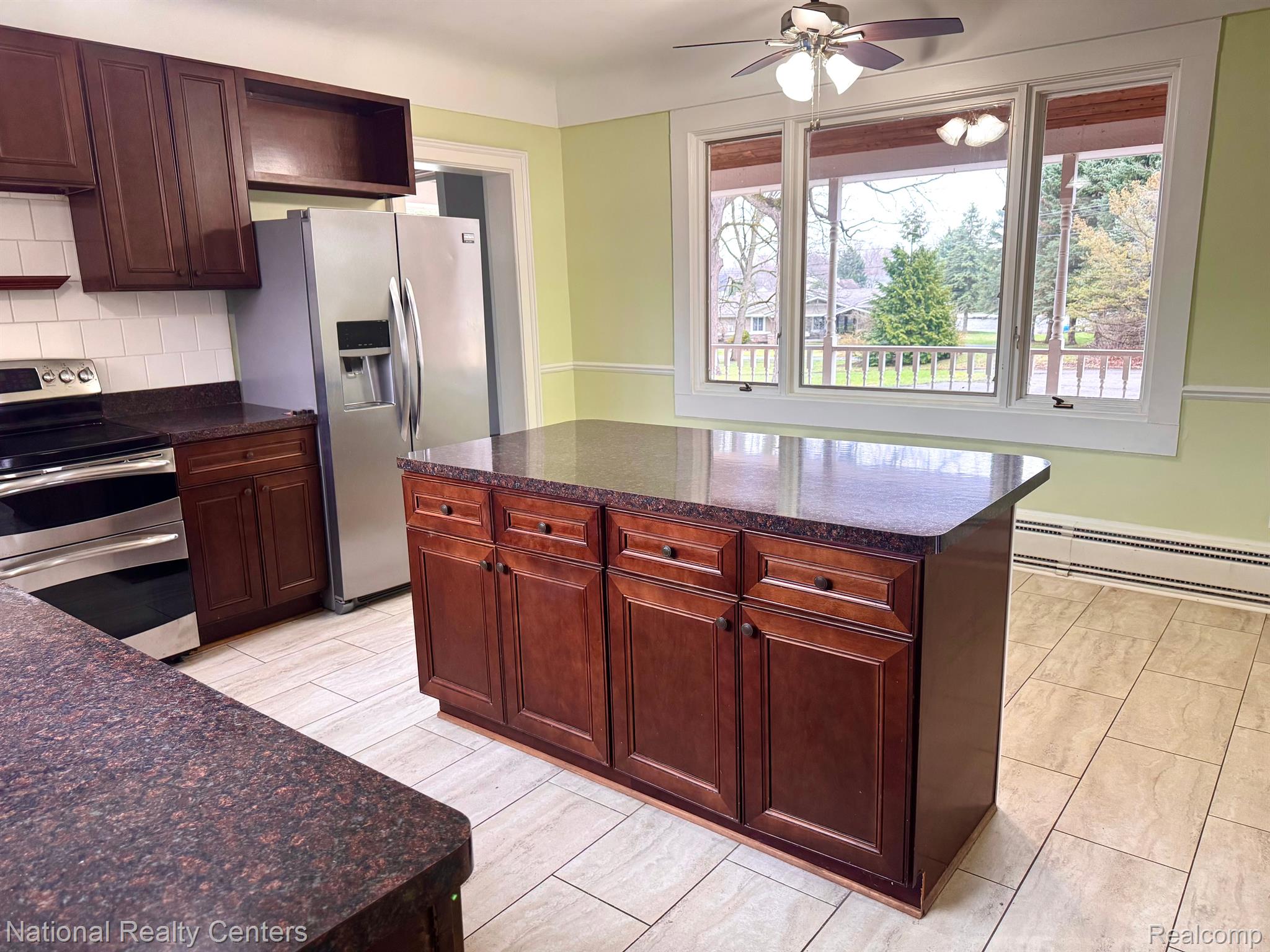 3920 East Commerce Road Commerce Township, MI 48382 - Photo 13 of 36 Kitchen to breakfast nook