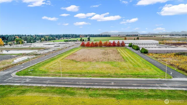 a view of an swimming pool with outdoor seating