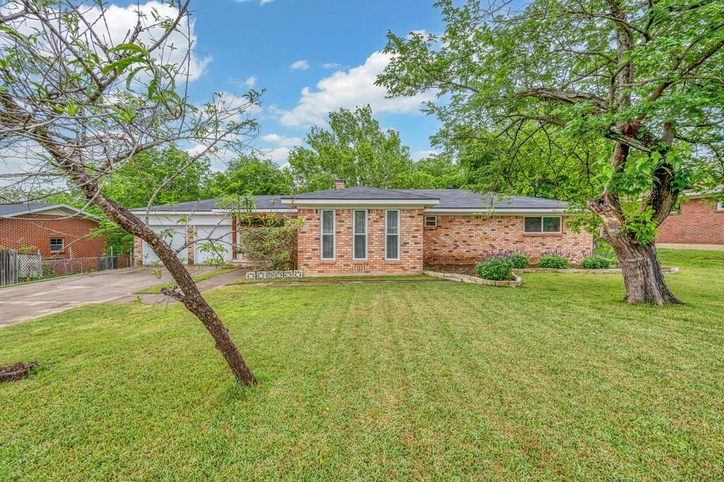 7741 Fairway Road Woodway, TX 76712 - Photo 1 of 39
