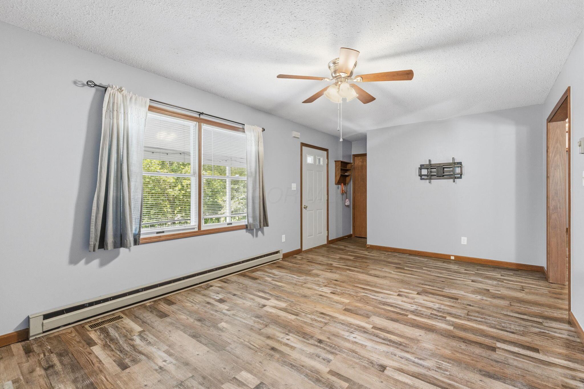 34796 Geiger Road Logan, OH 43138 - Photo 11 of 50 Front Entry/Living Room