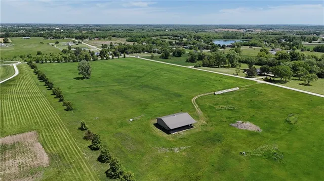 $850,000 | 4500 West 223rd Street, Bucyrus, KS 66013