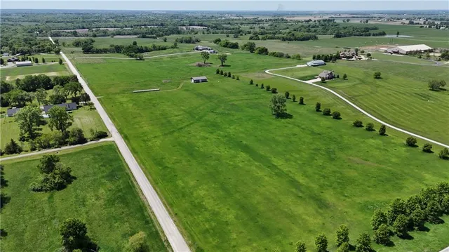 $850,000 | 4500 West 223rd Street, Bucyrus, KS 66013