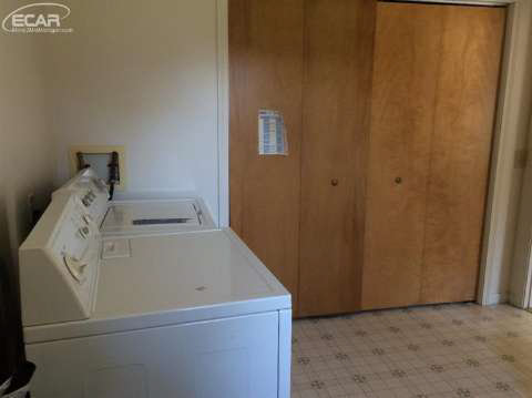 3167 North Belsay Road Flint, MI 48506 - Photo 16 of 33 20421909-15.JPG