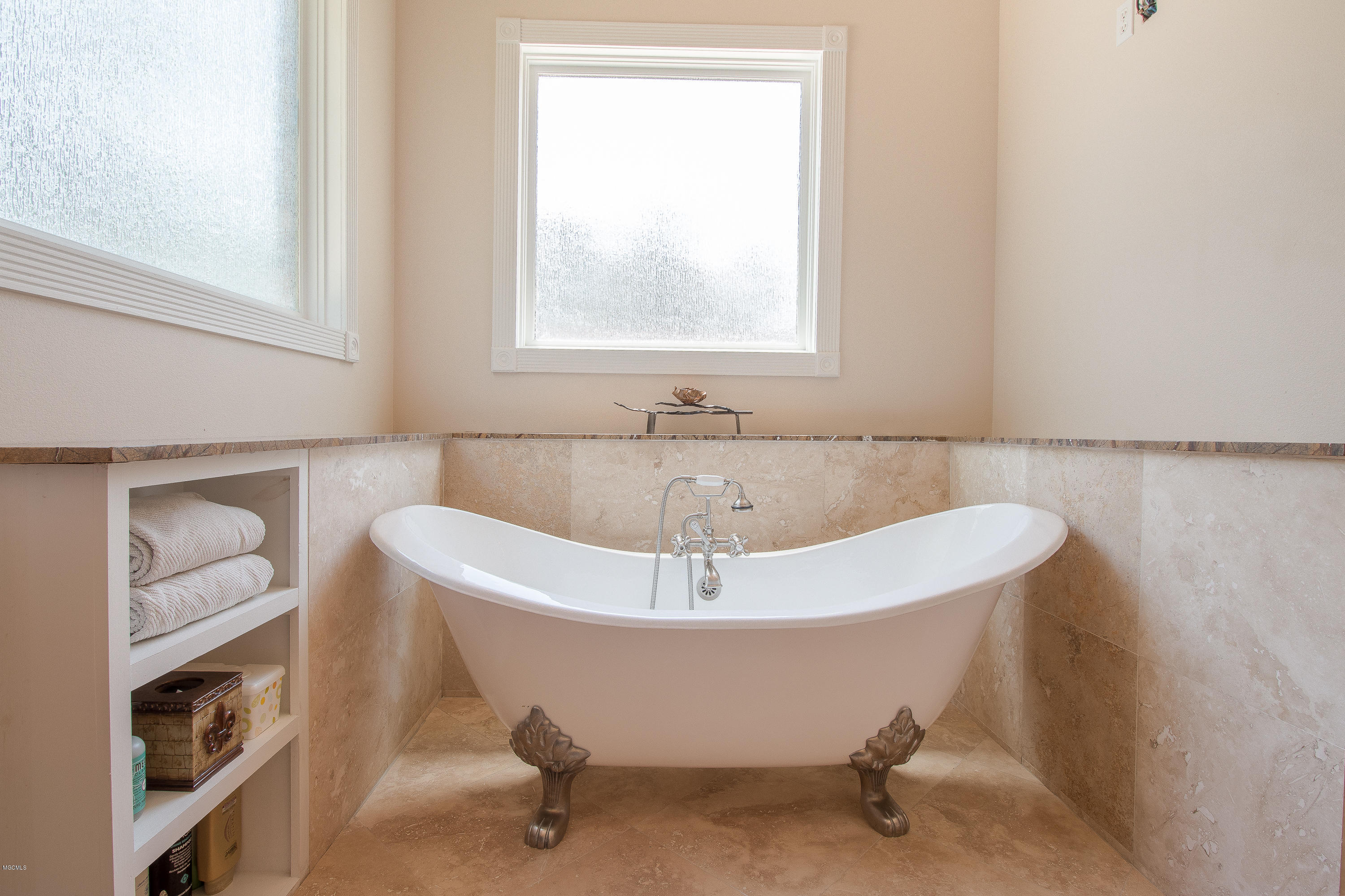 12196 Shorecrest Road Biloxi, MS 39532 - Photo 26 of 56 Master bath