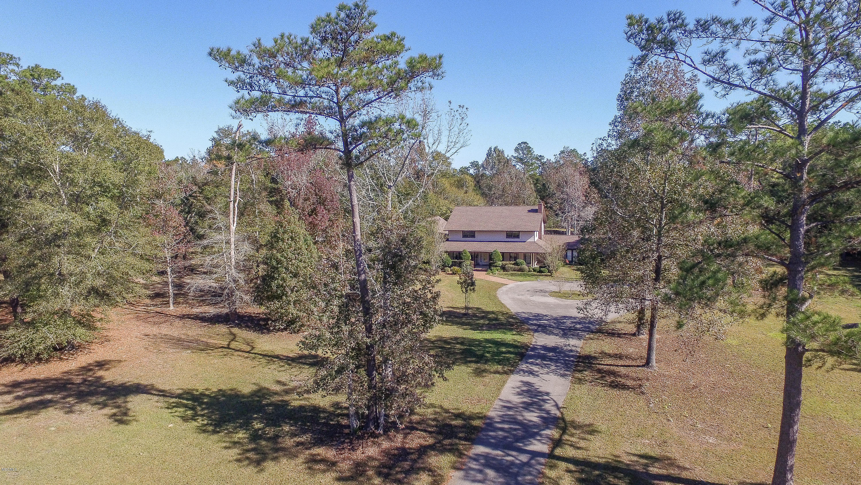 12196 Shorecrest Road Biloxi, MS 39532 - Photo 3 of 56 12196 Shorecrest-1005