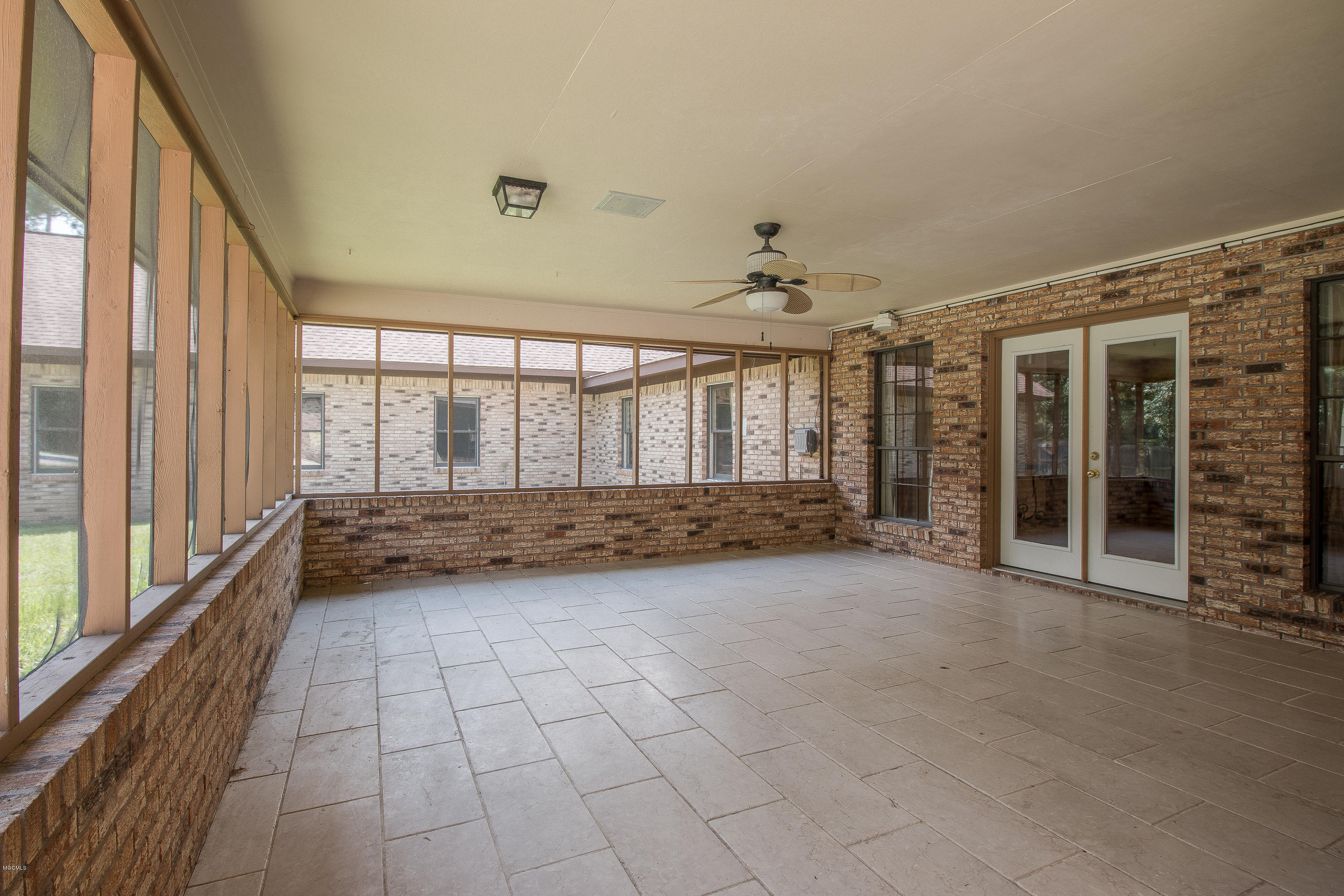 12196 Shorecrest Road Biloxi, MS 39532 - Photo 52 of 56 82616-45