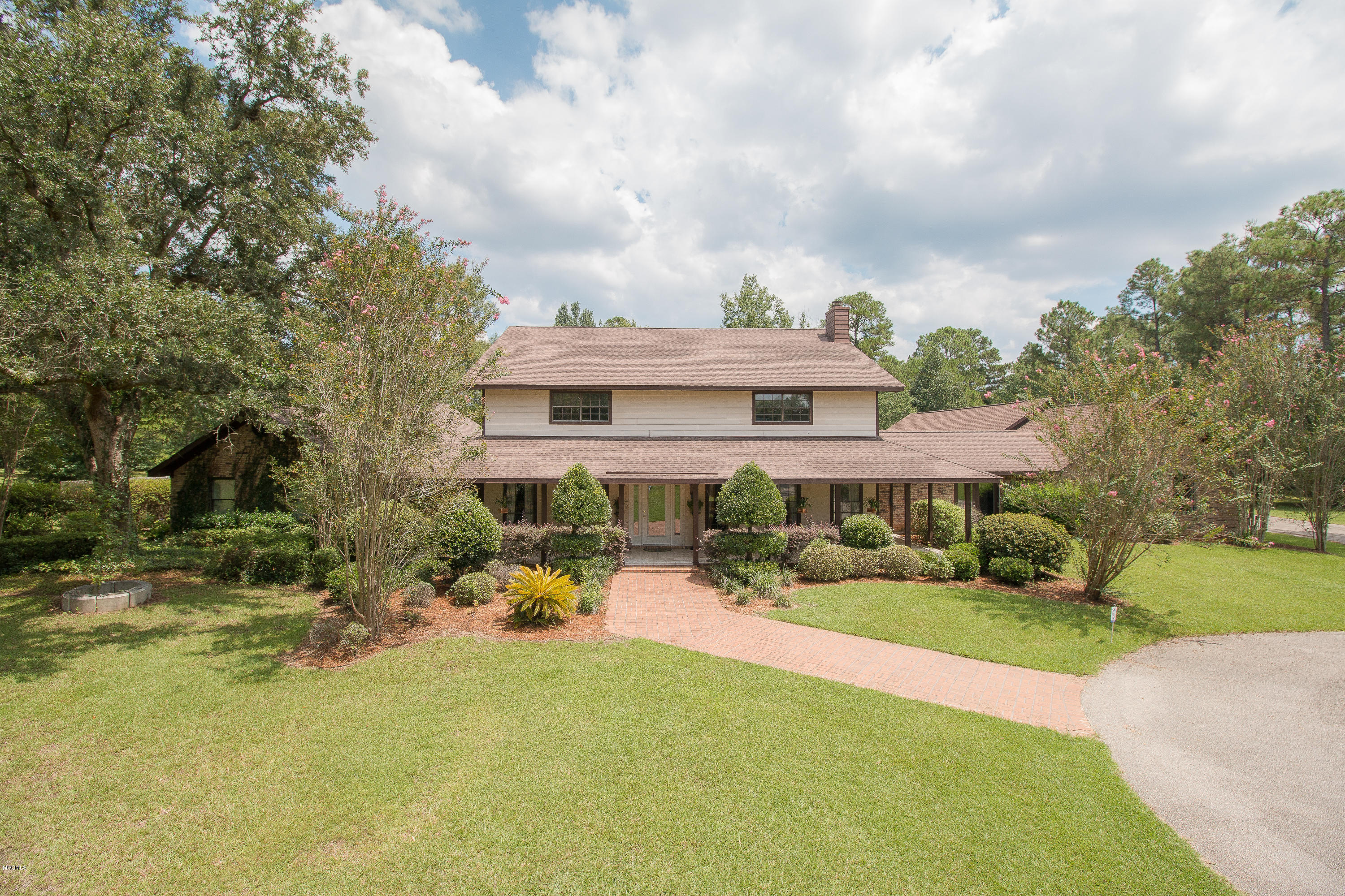 12196 Shorecrest Road Biloxi, MS 39532 - Photo 6 of 56 82616-55