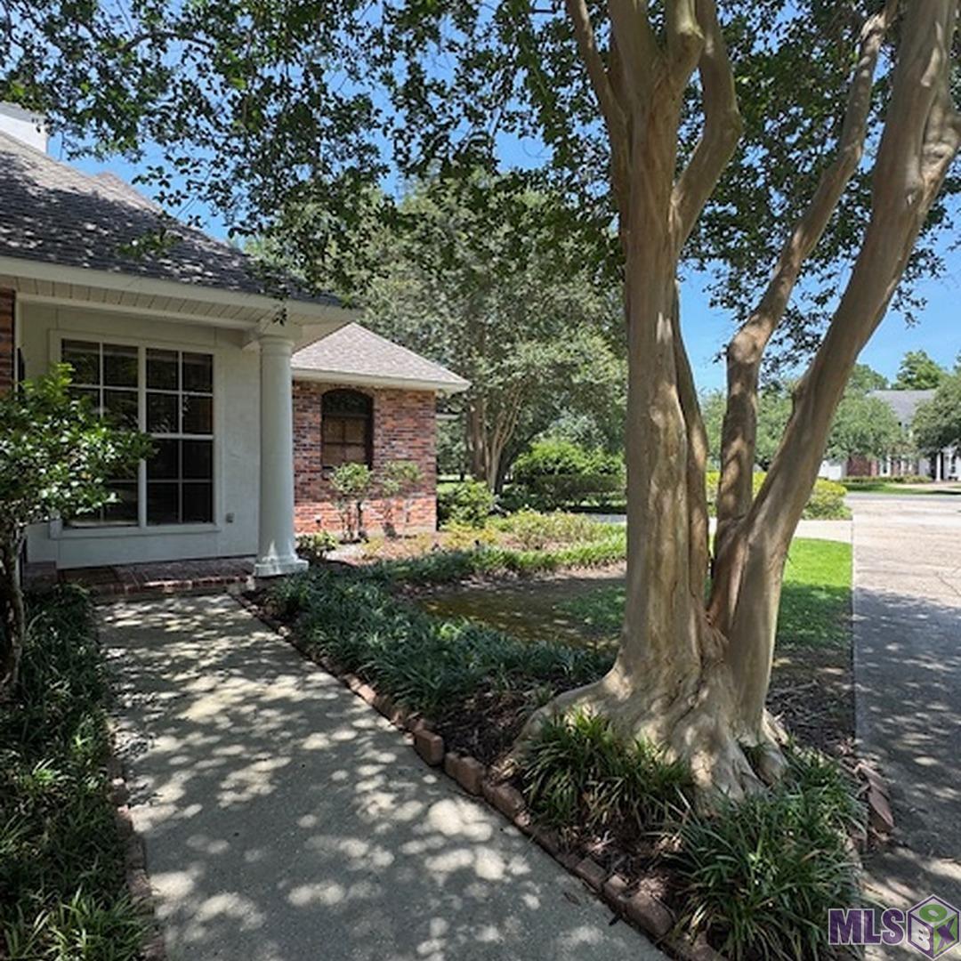 2836 Dakin Avenue Baton Rouge, LA 70820 - Photo 2 of 5