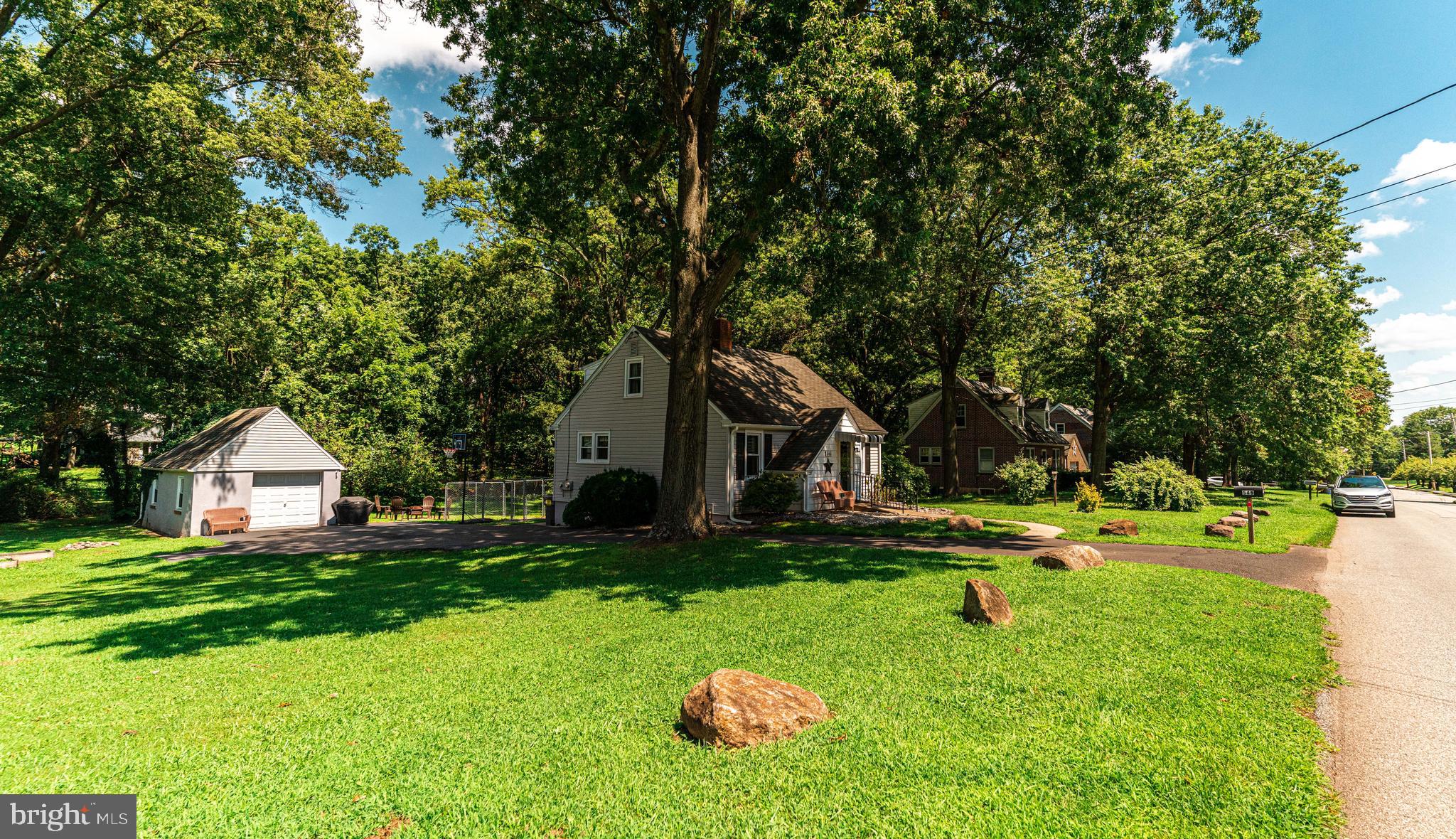 545 Park Road Spring City, PA 19475 - Photo 2 of 50 Amazing Yard