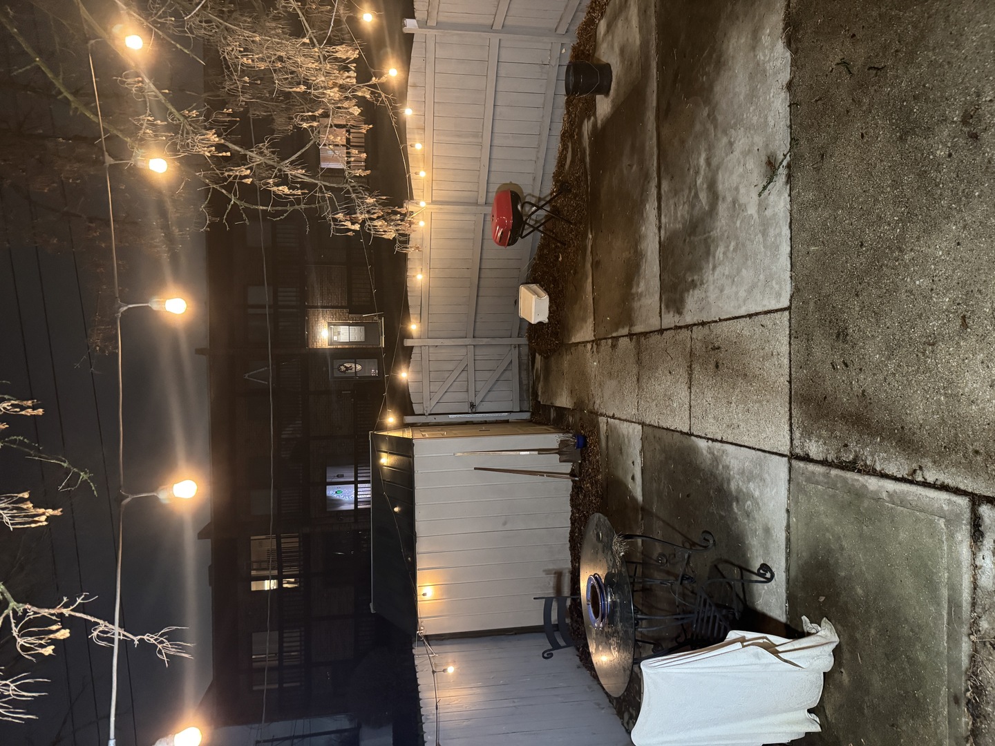 531 Glenshire Road Glenview, IL 60025 - Photo 2 of 12 a bathroom with a toilet and a shower