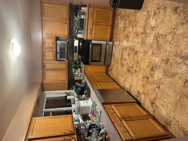 $2,500 | 531 Glenshire Road, Glenview, IL 60025