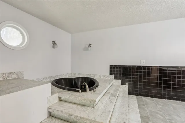 $650,000 | 325 White Oak Place, Woodbine, GA 31569