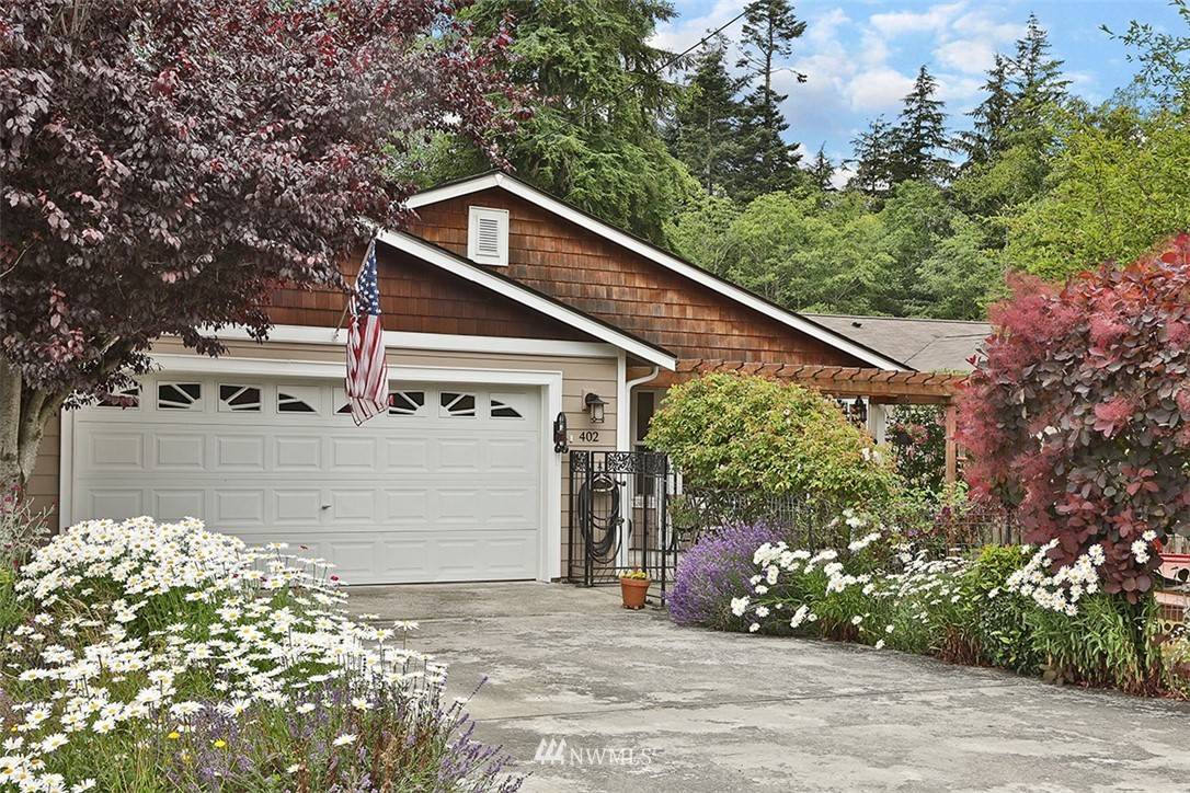 402 Sycamore Road Coupeville, WA 98239 - Photo 2 of 39 Gallery Image 2