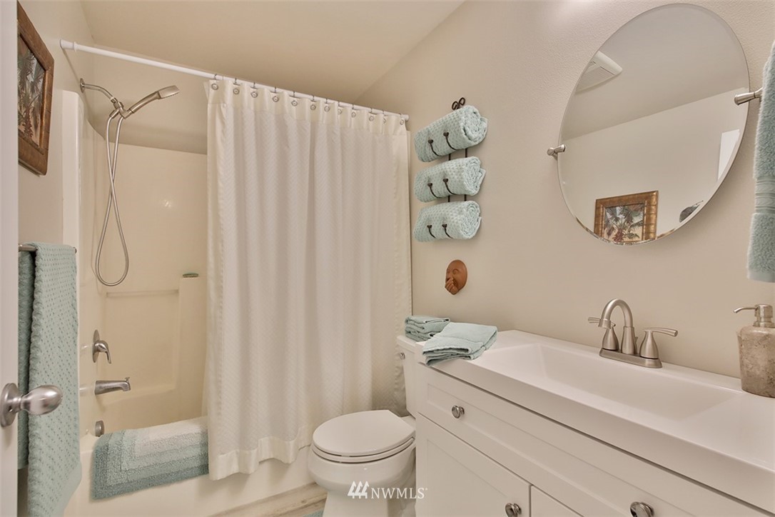 402 Sycamore Road Coupeville, WA 98239 - Photo 11 of 39 Gallery Image 11
