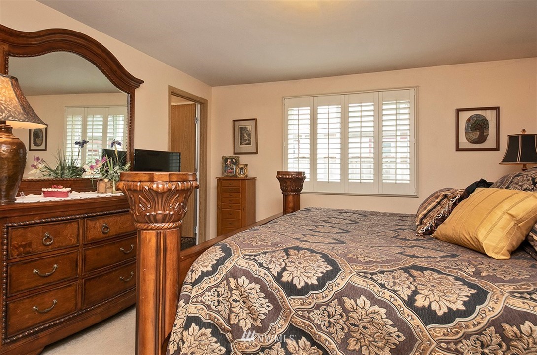 402 Sycamore Road Coupeville, WA 98239 - Photo 13 of 39 Gallery Image 13