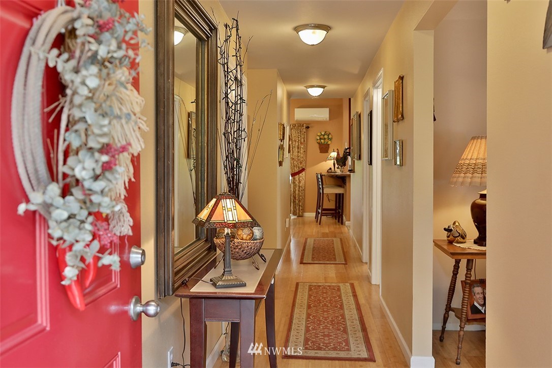 402 Sycamore Road Coupeville, WA 98239 - Photo 5 of 39 Gallery Image 5