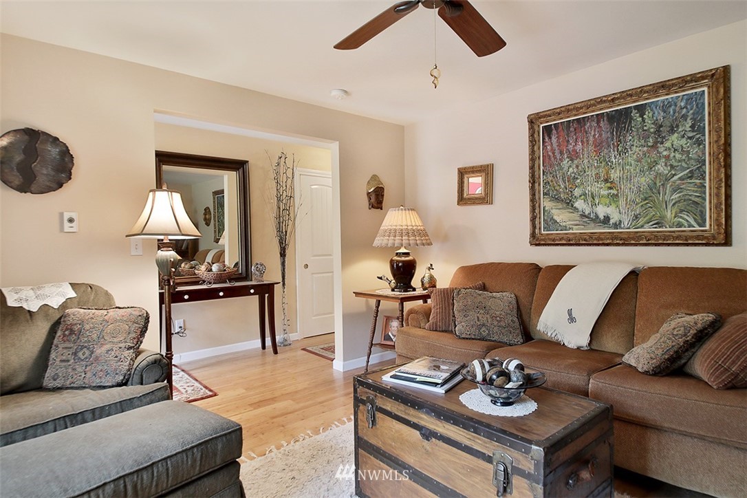 402 Sycamore Road Coupeville, WA 98239 - Photo 7 of 39 Gallery Image 7