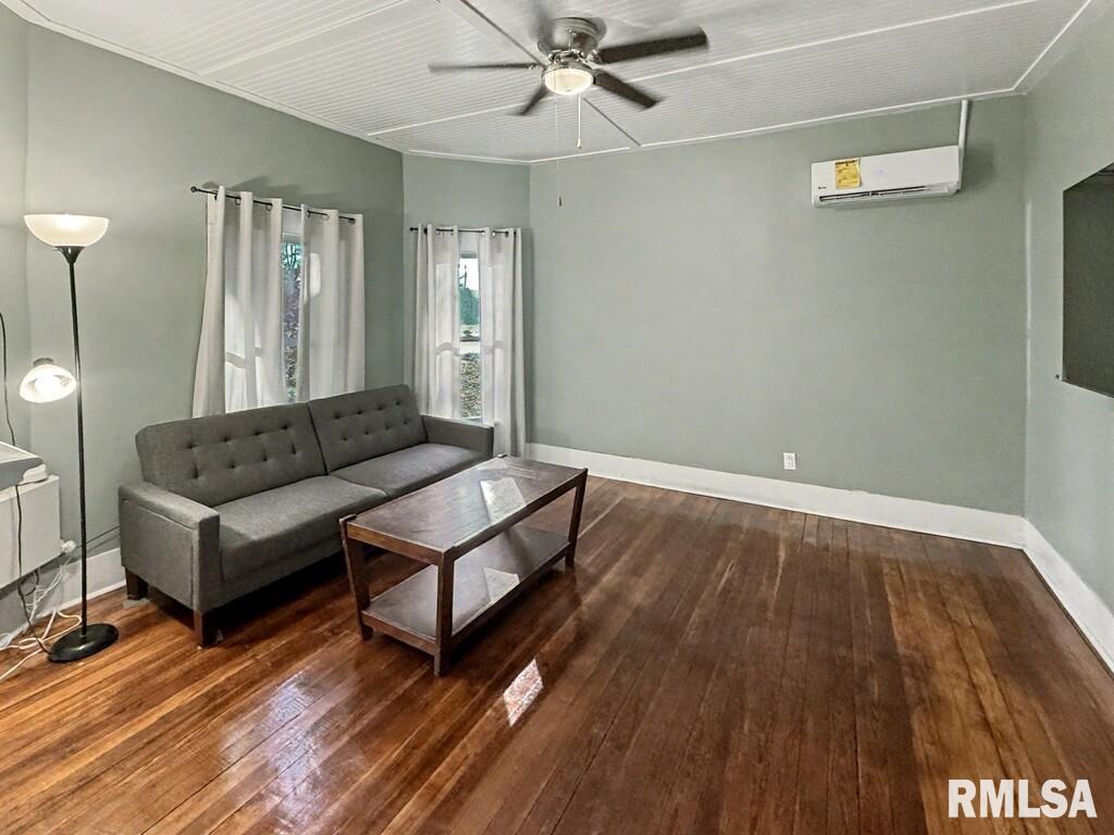 901 South 22nd Street Herrin, IL 62948 - Photo 12 of 27