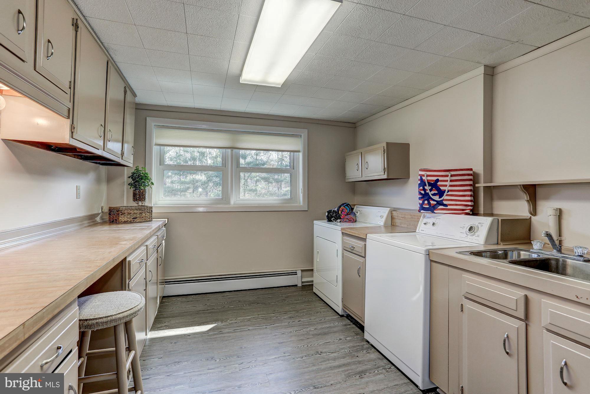 9424 Crest Hill Road Marshall, VA 20115 - Photo 23 of 30 Laundry