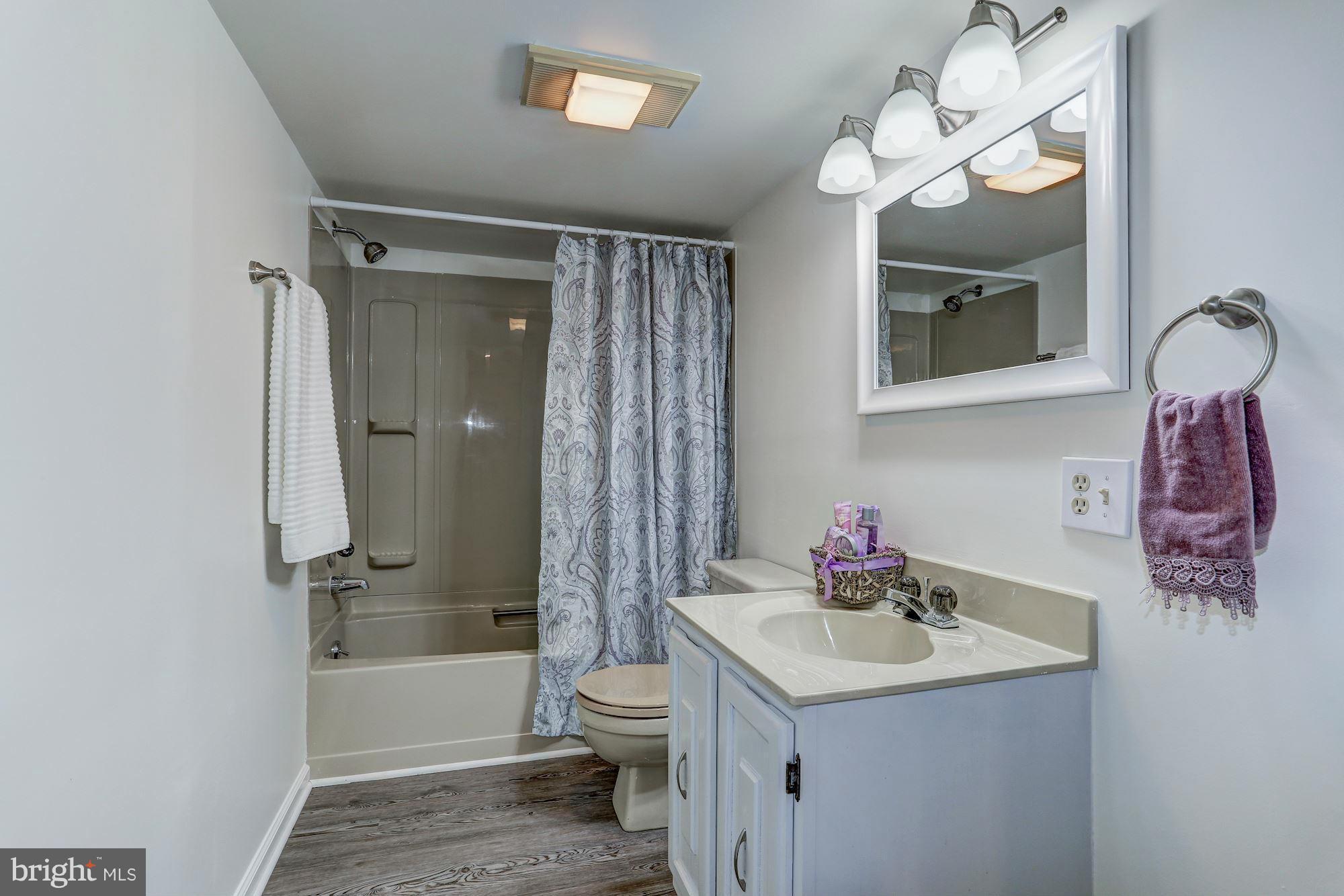 9424 Crest Hill Road Marshall, VA 20115 - Photo 24 of 30 Full Bath
