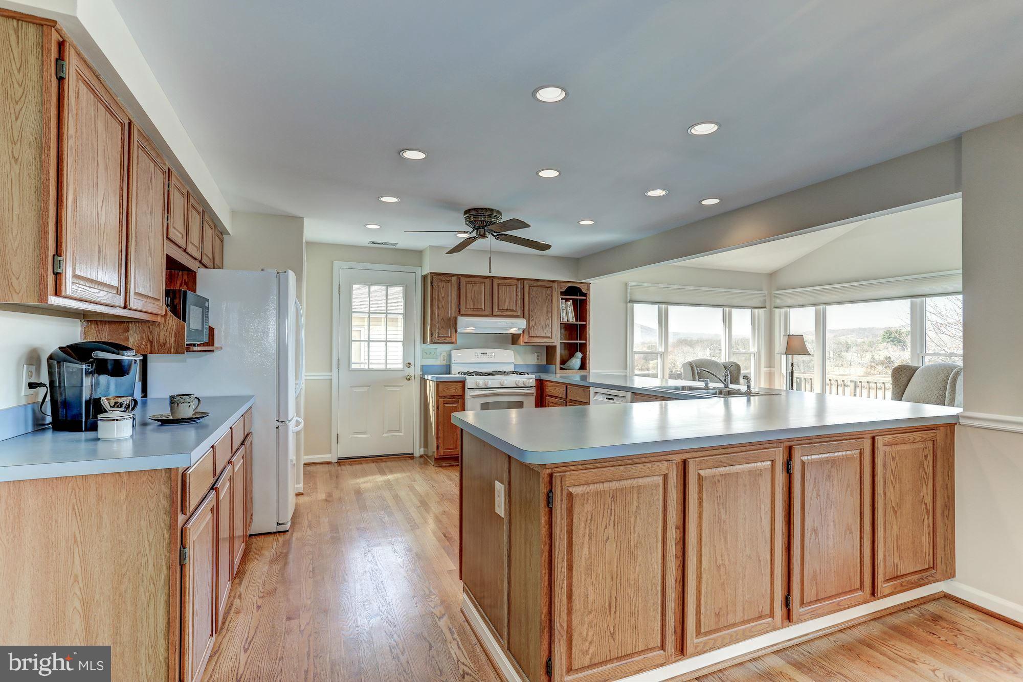 9424 Crest Hill Road Marshall, VA 20115 - Photo 7 of 30 Kitchen