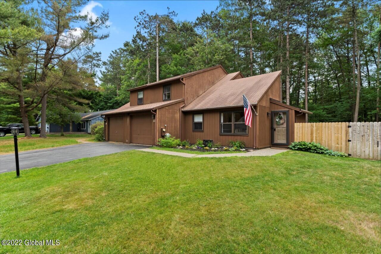 11 Wake Robin Road Malta, NY 12020 - Photo 2 of 29 front photo