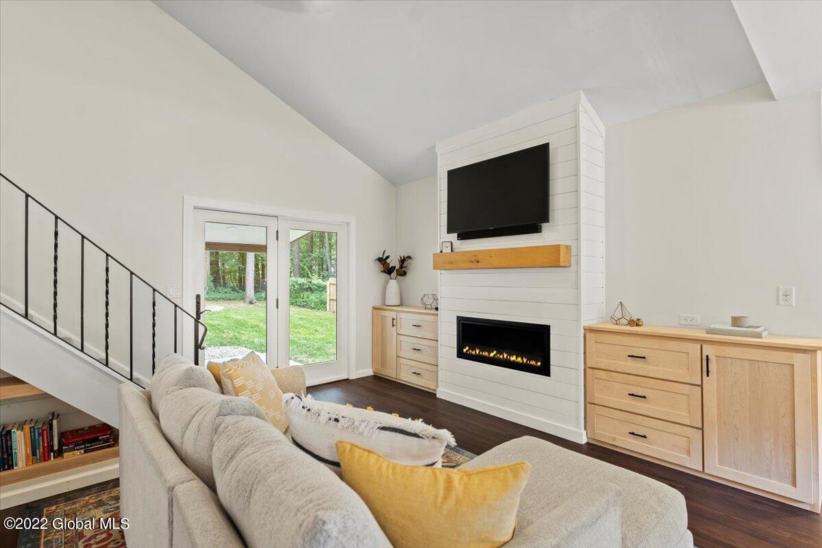 11 Wake Robin Road Malta, NY 12020 - Photo 6 of 29 07-DSC04970