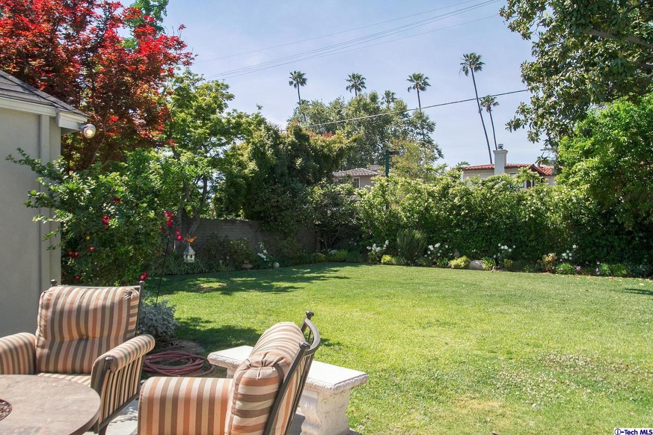 931 Roxbury Road San Marino, CA 91108 - Photo 32 of 37 a view of garden with patio