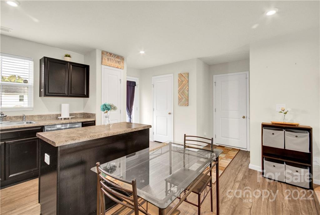 7415 Irwin Road, Unit 15 Charlotte, NC 28215 - Photo 28 of 32 Gallery Image 28