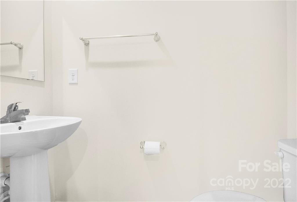 7415 Irwin Road, Unit 15 Charlotte, NC 28215 - Photo 7 of 32 Gallery Image 7