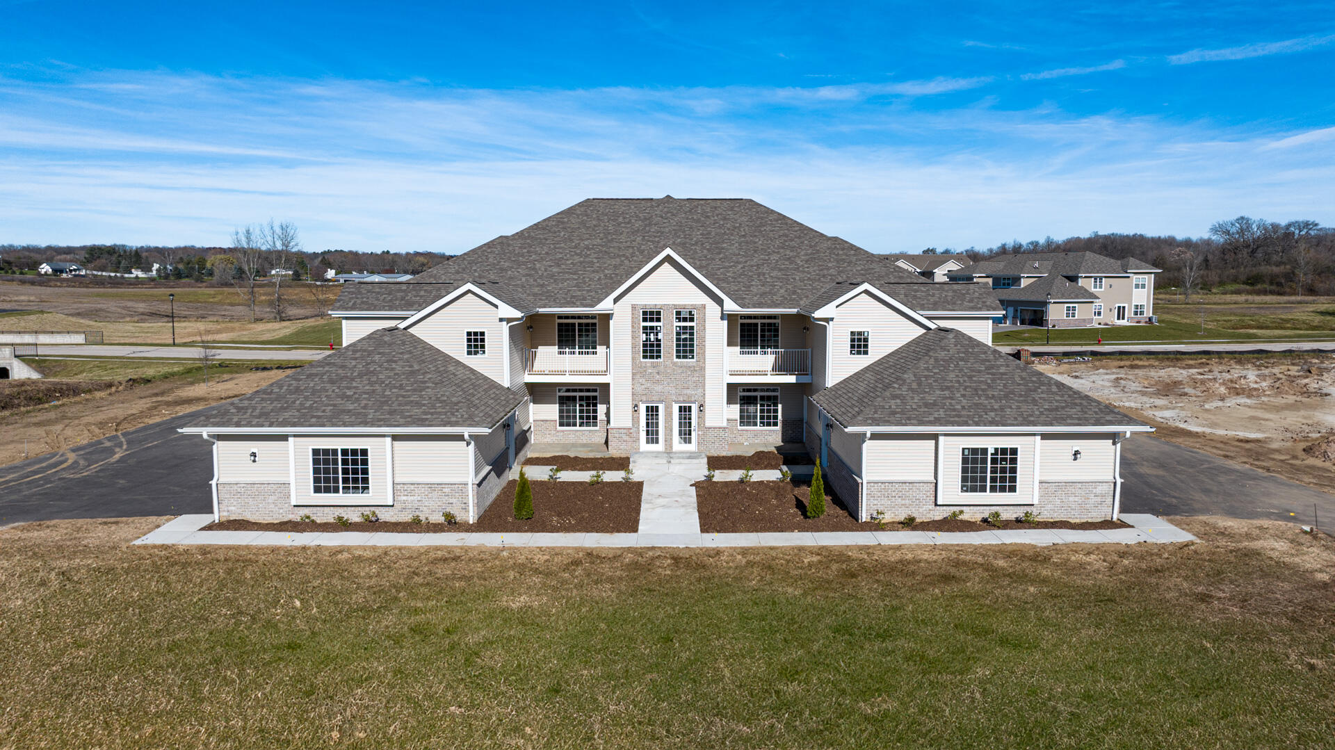 1629 Grey Fox Trail, Unit B Mukwonago, WI 53149 - Photo 3 of 20 Front