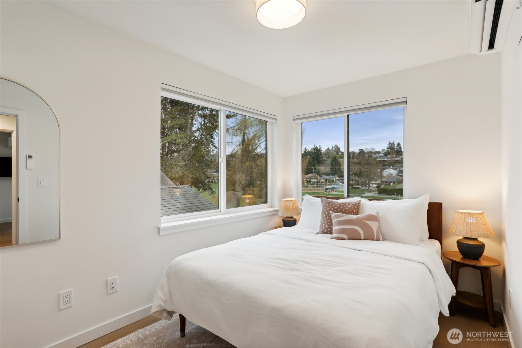 2644 34th Avenue West Seattle, WA 98199 - Photo 17 of 26