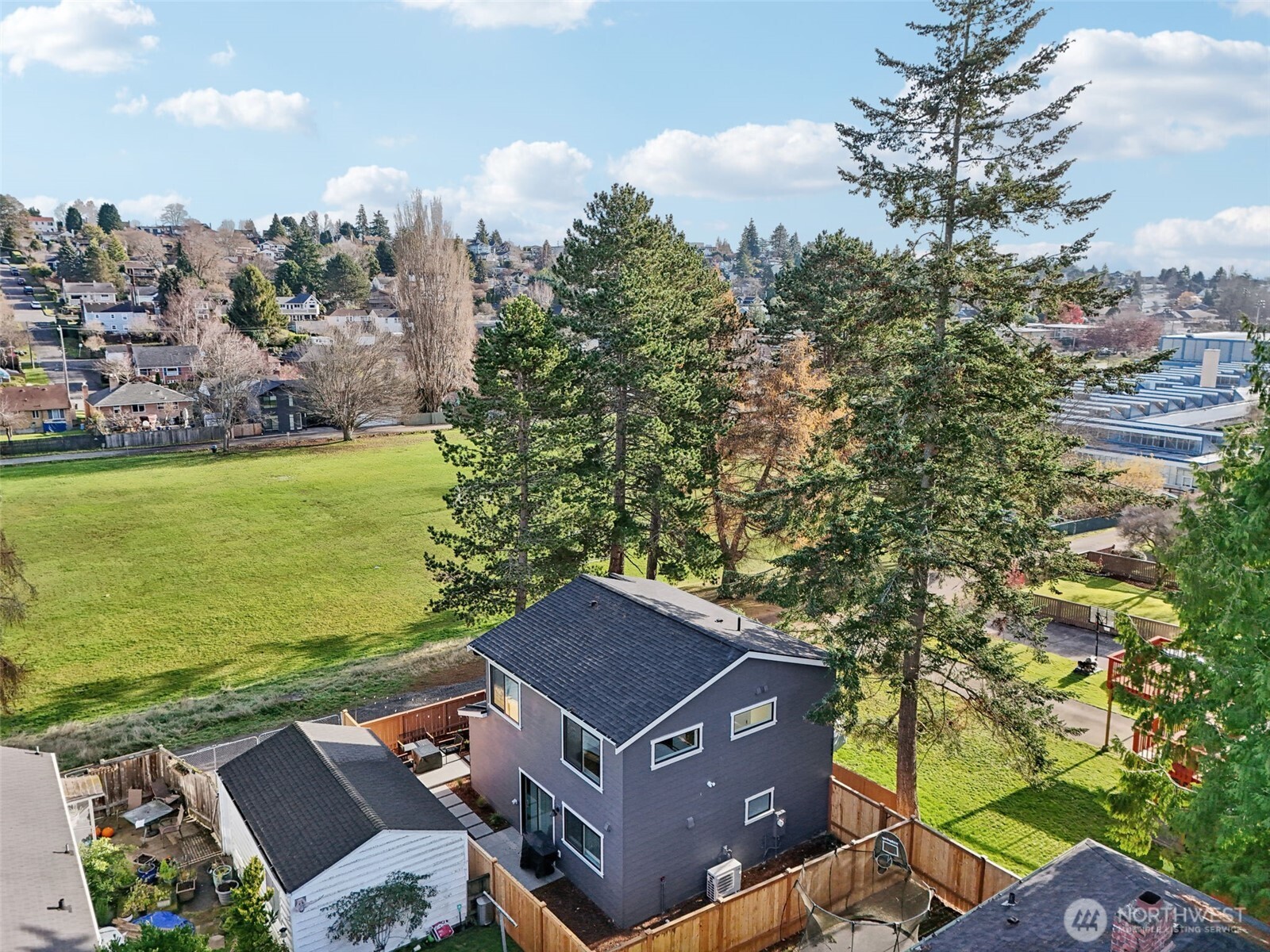 2644 34th Avenue West Seattle, WA 98199 - Photo 22 of 26