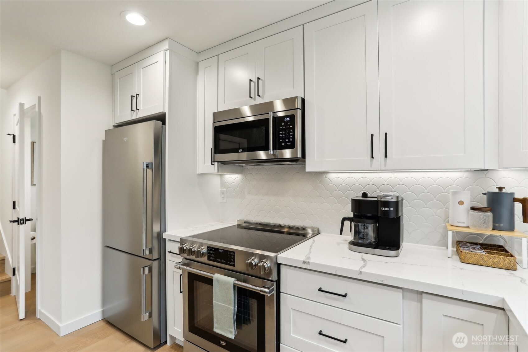 2644 34th Avenue West Seattle, WA 98199 - Photo 10 of 26