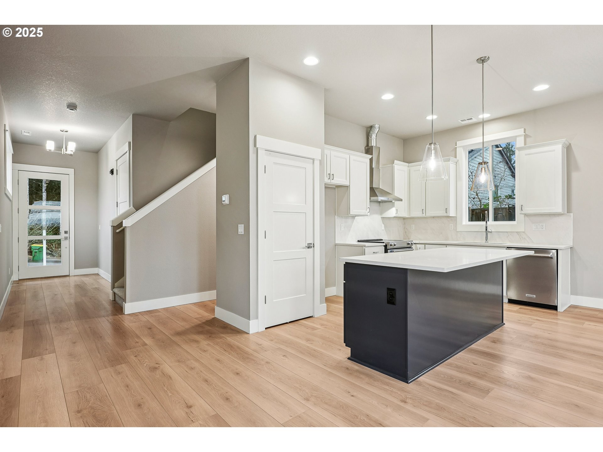 8774 Southwest 176th Avenue Beaverton, OR 97007 - Photo 11 of 32