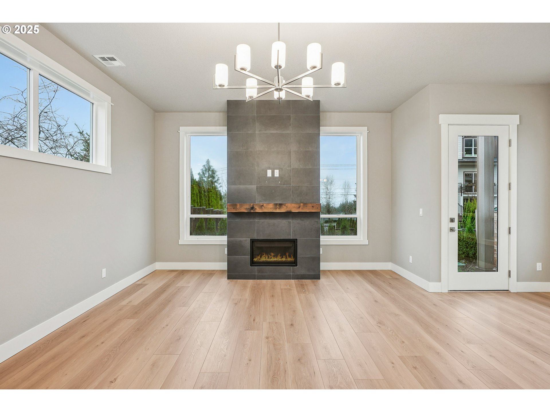 8774 Southwest 176th Avenue Beaverton, OR 97007 - Photo 8 of 32