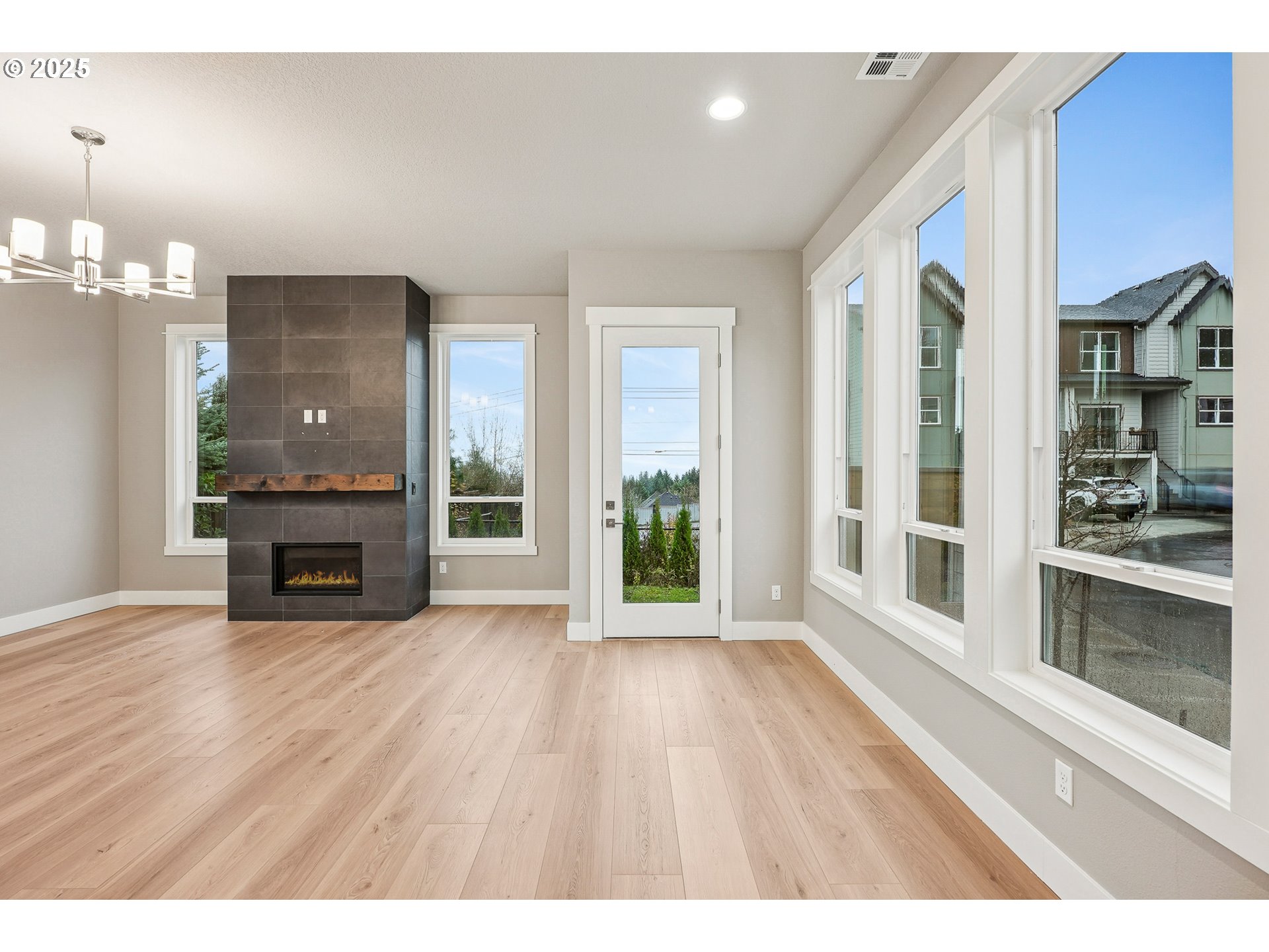 8774 Southwest 176th Avenue Beaverton, OR 97007 - Photo 9 of 32