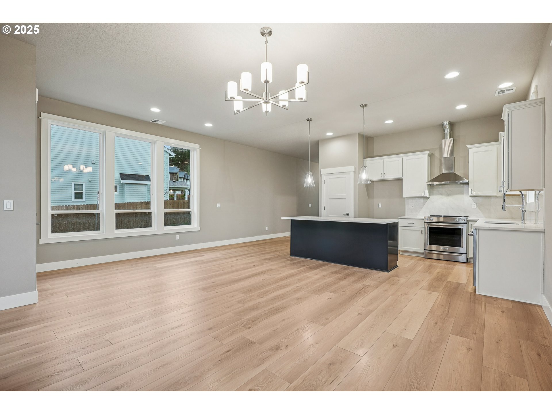 8774 Southwest 176th Avenue Beaverton, OR 97007 - Photo 10 of 32