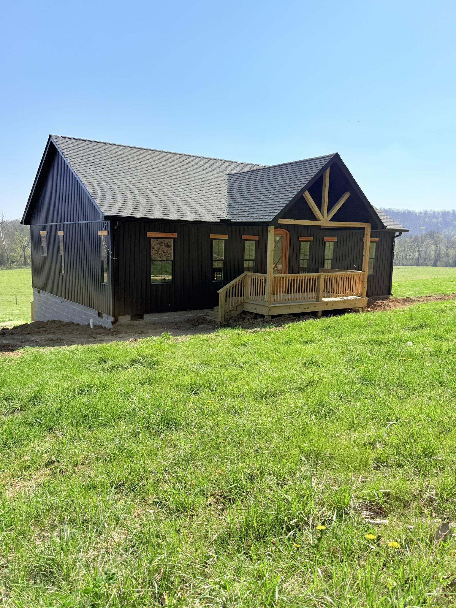 608 Buckeye Road Cumberland City, TN 37050 - Photo 2 of 11