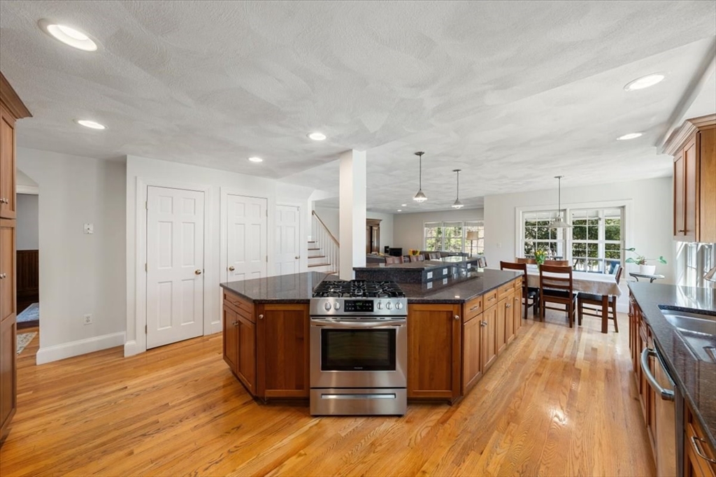 76 Union Street Natick, MA 01760 - Photo 12 of 42