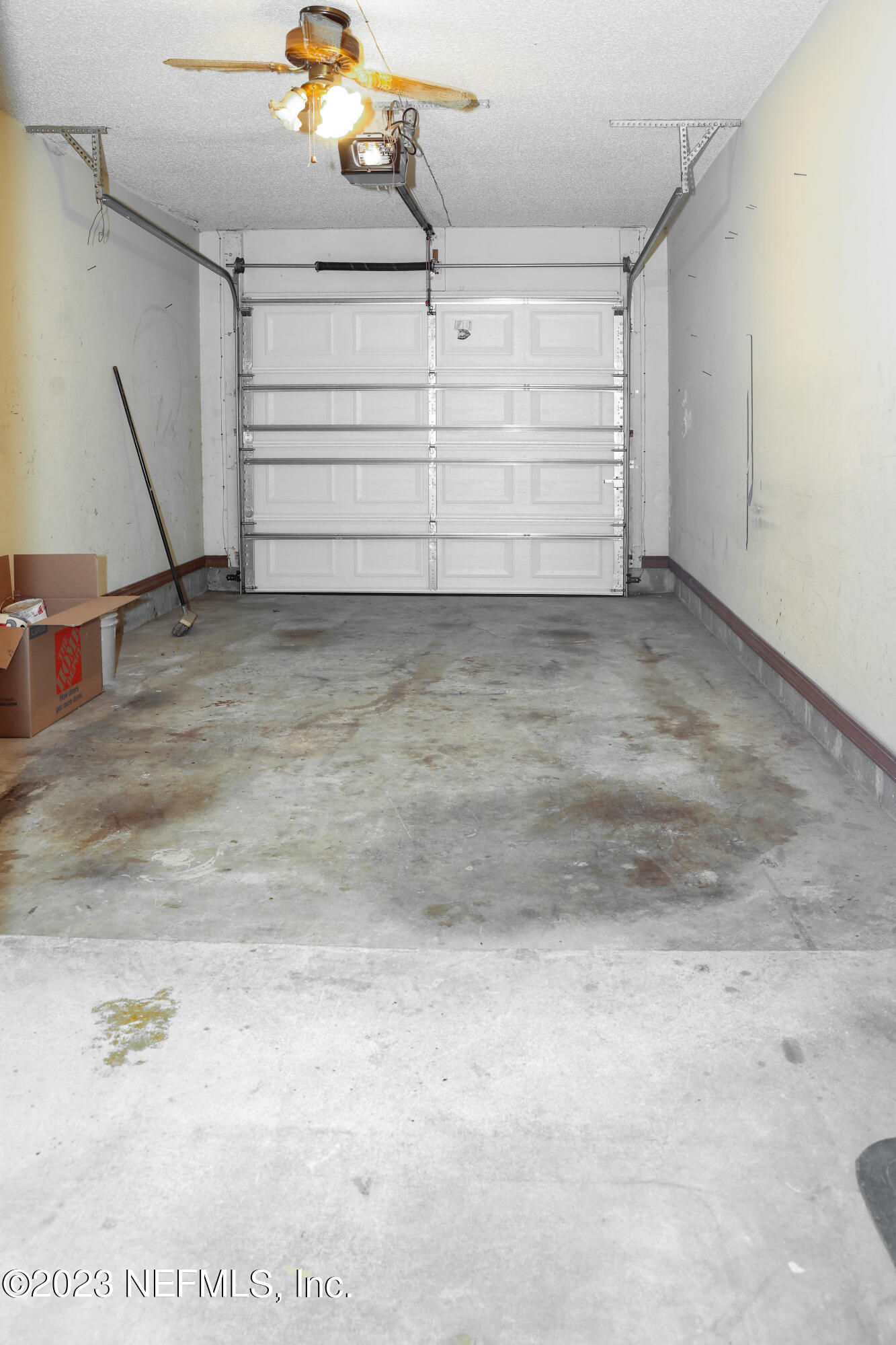 1181 Lee Road Jacksonville, FL 32225 - Photo 25 of 31 Garage